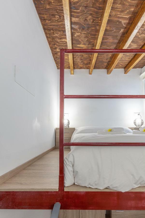 Pasaje De Amores Der - Descanso En Casa Y Vida Cultural Y Monumentos 4 Px Séville Extérieur photo